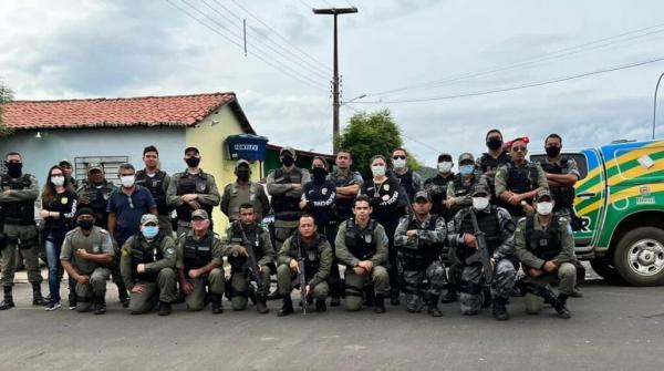 Quatro pessoas são presas em operação da PM