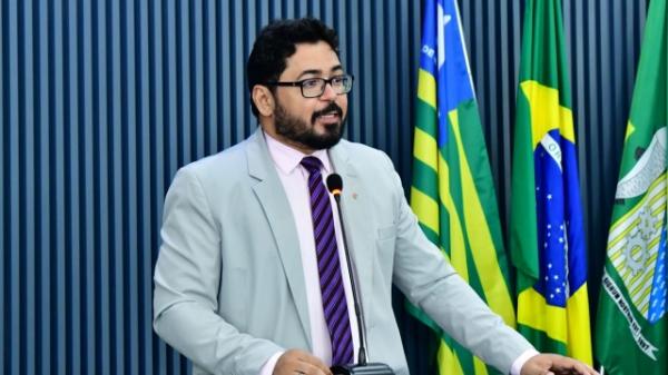 Prof. Magno quer construção de passarela e ciclofaixa em rua da bairro Guia