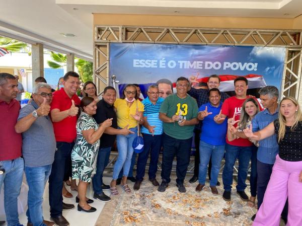 Ex-prefeito Gleydson Resende recepciona lideranças políticas em Barão de Grajaú