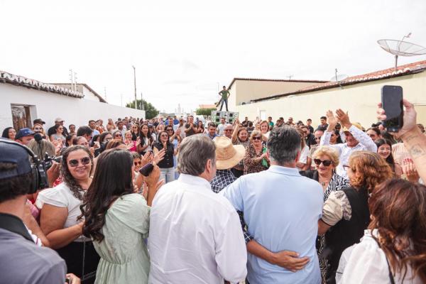 Ciro Nogueira inaugura quadra escolar e anuncia novos investimentos durante agenda pelo Piauí.(Imagem:Ascom)