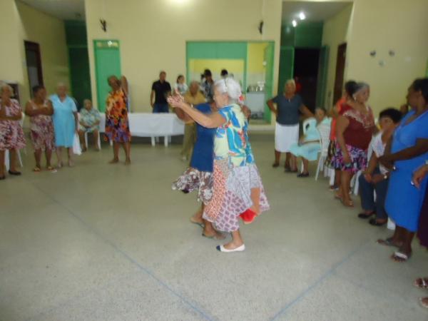 Idosos participam de Jantar organizado pela Funda&ccedil;&atilde;o Pavel e Rotary Club.(Imagem:FlorianoNews)