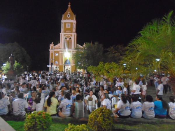 Caminhada pela Paz leva centenas de pessoas &agrave;s ruas de Floriano.(Imagem:FlorianoNews)