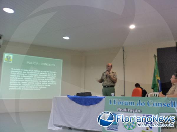 Floriano sedia I Forum do Conselho Comunit&aacute;rio de Seguran&ccedil;a P&uacute;blica.(Imagem:FlorianoNews)