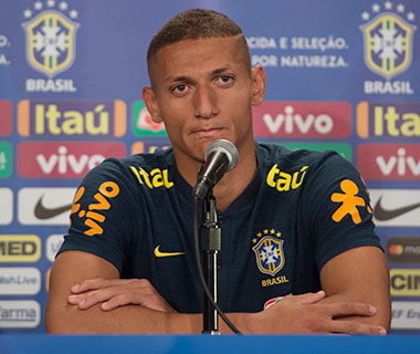 Richarlison lamenta por Pedro e promete luta pela titularidade