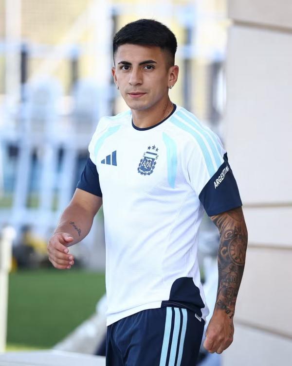 Thiago Almada com a Argentina na Copa do Mundo.(Imagem:REUTERS/Agustin Marcarian)