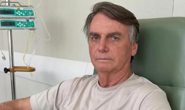 Jair Bolsonaro tem alta após três semanas internado em Brasília