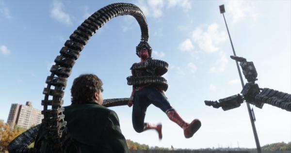 "Homem-aranha" lidera bilheteria no Brasil e leva quase um milhão de pessoas aos cinemas na semana
