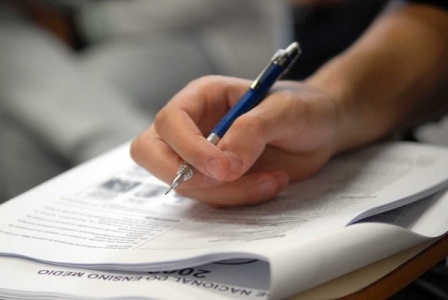 UESPI realiza processo seletivo com vagas para Auxiliar Administrativo