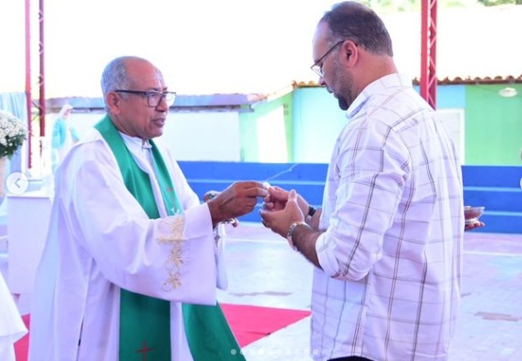 Vereador Joab Curvina participa de missa em comemoração aos 50 anos da APAE