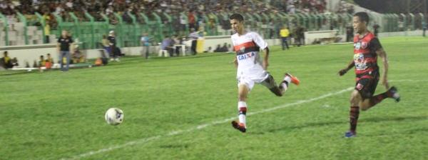 Flamengo-PI perdeu chance de marcar e sair com vit&oacute;ria de Floriano.(Imagem: Wenner Tito)