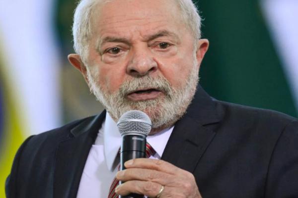 Lula crava: "não vamos transformar escolas em prisão de segurança máxima"