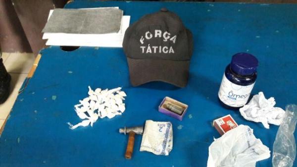 Dupla é presa com entorpecentes após abordagem em Floriano