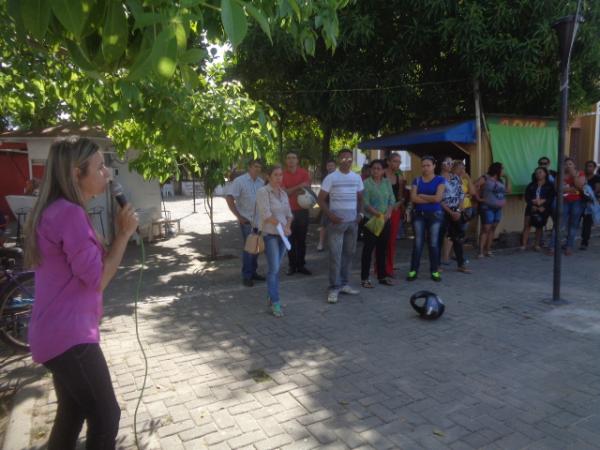 Sindicato dos Servidores de Floriano realiza ato em Praça pública.(Imagem:FlorianoNews)
