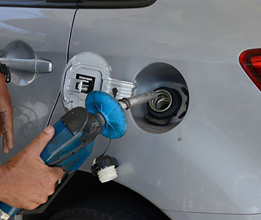 Preço médio da gasolina recua e vai a R$ 4,20 no Piauí
