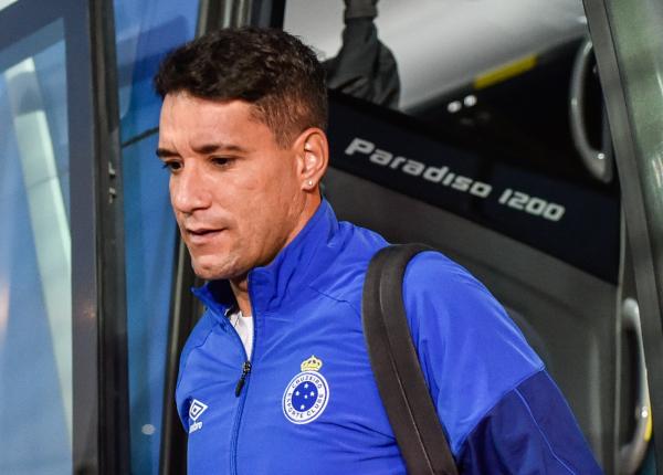 Thiago Neves aciona Cruzeiro na Justiça do Trabalho