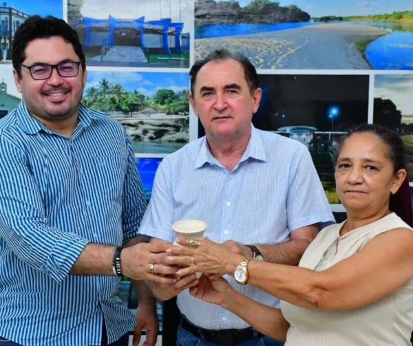 Cooargila e Prefeitura de Floriano oficializam parceria em visita com vereador Magno Weverson
