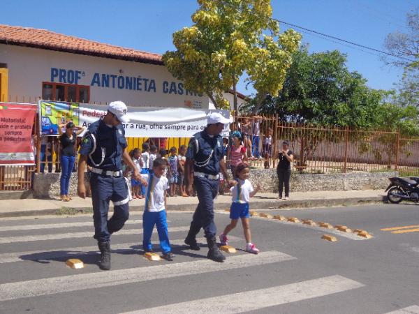 Projeto conscientiza comunidade escolar sobre seguran&ccedil;a no tr&acirc;nsito.(Imagem:FlorianoNews)