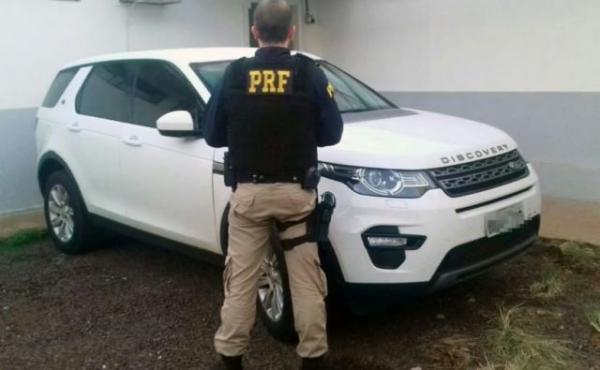 Polícia Federal e PRF apreendem R$ 500 mil dentro de carro de luxo em Floriano