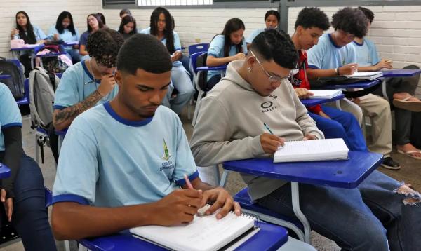 Pé-de-Meia: nascidos em setembro e outubro recebem 8ª parcela