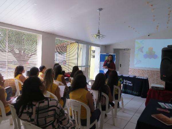 Centro Educacional Peniel realiza forma&ccedil;&atilde;o de professores para tratar da BNCC.(Imagem:Centro Educacional Peniel)