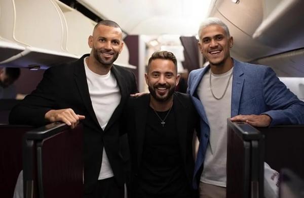  Weverton, Everton Ribeiro e Pedro no voo da Sele&ccedil;&atilde;o.(Imagem:Reprodu&ccedil;&atilde;o / Instagram )