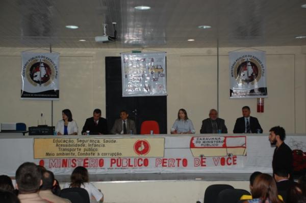 Caravana do Minist&eacute;rio P&uacute;blico visita Floriano.(Imagem:Waldemir Miranda)