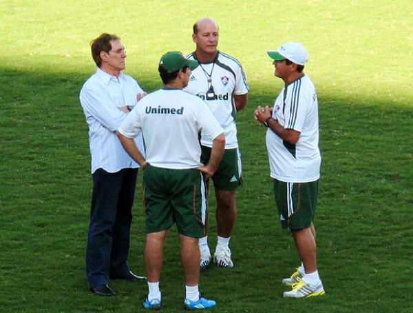 Fluminense faz jogo duro, e Muricy Ramalho não assume a Seleção