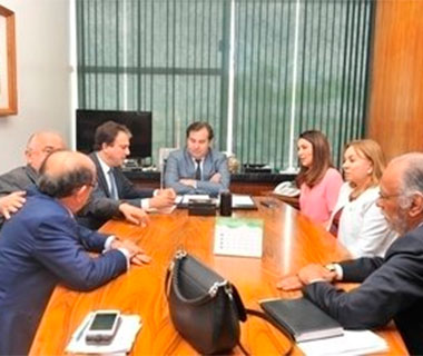 Em Brasília, governadora em exercício se reúne com deputado Rodrigo Maia