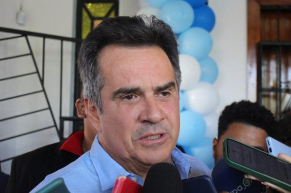 Ciro busca aproximação com vereadores para compensar ausência no Piauí