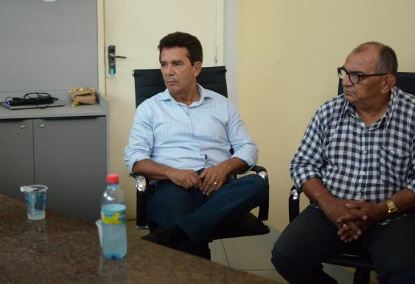  Reuni&atilde;o na C&acirc;mara Municipal de Floriano discute a LOA 2024.(Imagem:CMF)