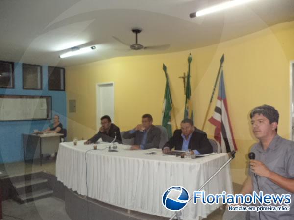 Sess&atilde;o na C&acirc;mara de Bar&atilde;o de Graja&uacute; discute Lei Or&ccedil;ament&aacute;ria para pagar os &ocirc;nibus .(Imagem:FlorianoNews)