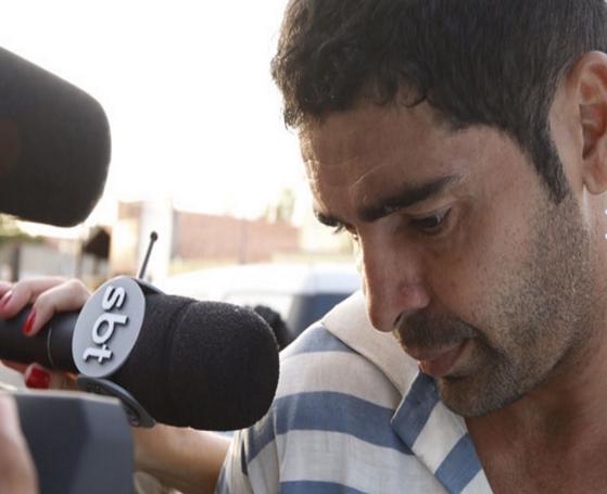 Familiares de garota baleada pelo pai vão a DP e fazem relatos para delegado