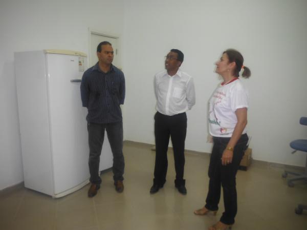 Prefeito Joel visitou o pr&eacute;dio do Centro de Testagem e Aconselhameto.(Imagem:FlorianoNews)