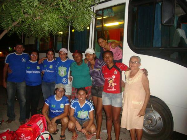Chegada da Sele&ccedil;&atilde;o Feminina de Futebol de Floriano, depois de meses de treino vit&oacute;ria de goleada 11x0 em Valen&ccedil;a do Piau&iacute; contra a sele&ccedil;&atilde;o do lugar (Imagem:Amarelinho)