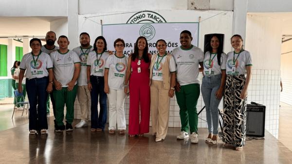 Alunos de Cursos Técnicos Integrados ao Ensino Médio conhecem carreiras em Feira das Profissões