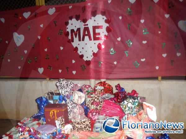 Escolas municipais realizaram festa do Dia das M&atilde;es na localidade Amolar.(Imagem:FlorianoNews)