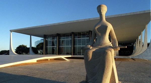 STF tem maioria para manter "superpoderes" do TSE contra fake news nas eleições