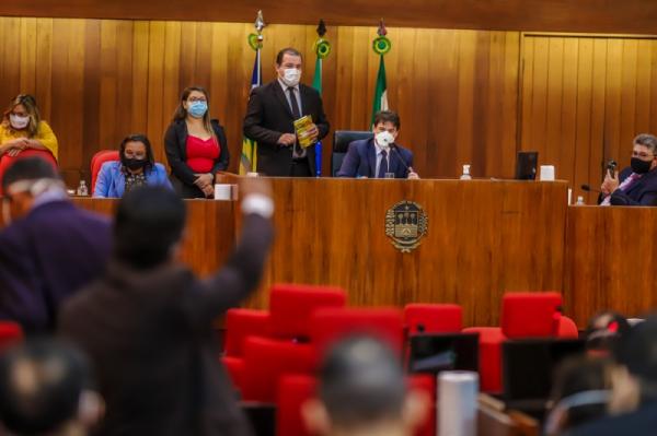 CCJ da Alepi tem reunião presencial e aprova vários projetos de lei