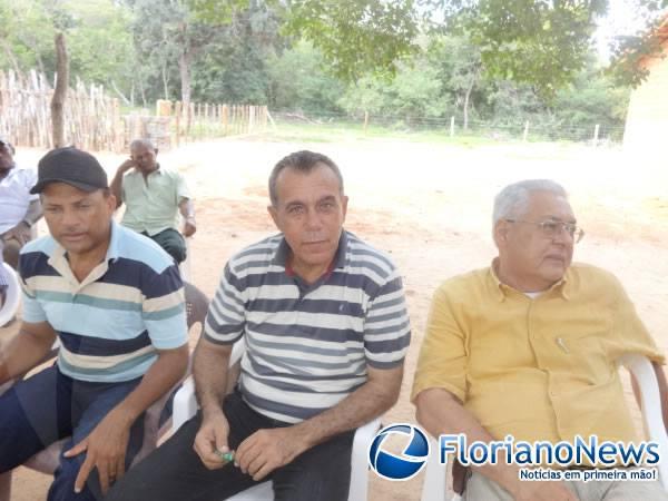 Vereador Jos&eacute; Le&atilde;o participou de reuni&atilde;o na localidade Vereda dos C&aacute;gados.(Imagem:FlorianoNews)