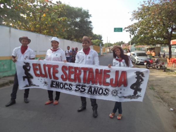 Osvaldo da Costa e Silva abre festividades pelos 55 anos de funda&ccedil;&atilde;o com desfile c&iacute;vico.(Imagem:FlorianoNews)
