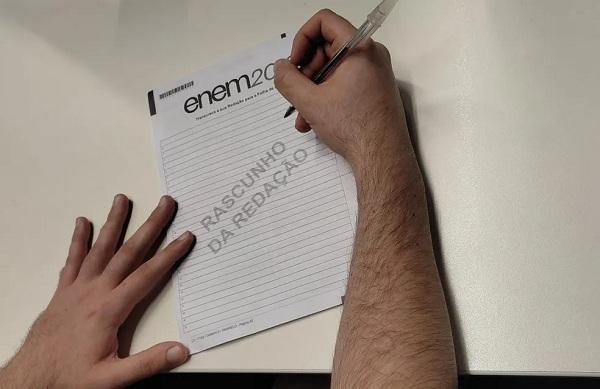 Estudantes se aproximam de nota máxima no Enem e sonham com aprovação em medicina no PI
