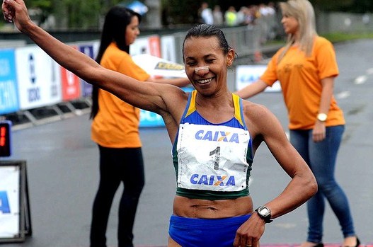 Melhor brasileira no Rio, Cruz Nonata volta aos treinos e foca São Silvestre