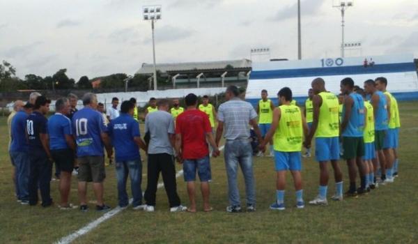 Com técnico português e atacante sérvio, Tubarão inicia pré-temporada