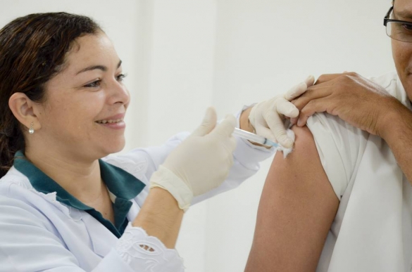 Vacina contra gripe é estendida ao público em geral