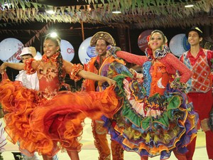 Festival Clube de Quadrilhas terá apresentação de Taty Girl em Piripiri