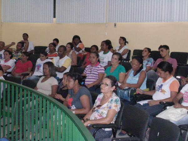 Agentes de Saúde e Endemias participaram de Assembleia em Floriano