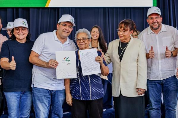 Rafael Fonteles entrega mil registros de imóveis em Piripiri e celebra 70 mil títulos em todo Piauí