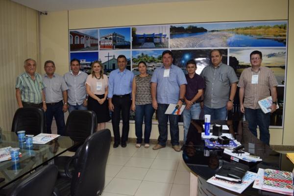 Prefeitura e Sebrae fecham parceria para Implementação da Lei Geral em Floriano