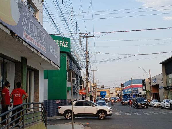  Fios pegam gogo no Centro de Floriano e mobilizam equipes de emerg&ecirc;ncia(Imagem:FlorianoNews)