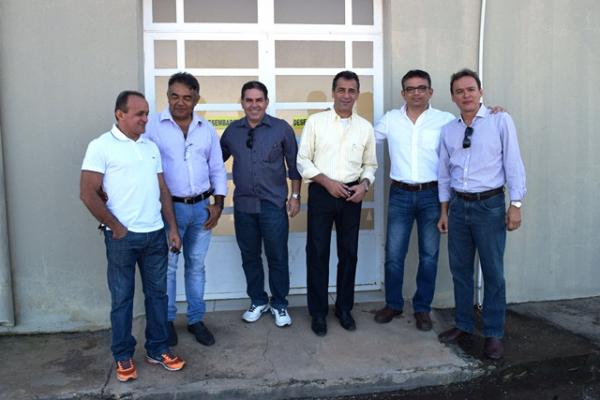Gilberto J&uacute;nior recebe visita do Secret&aacute;rio de Transportes do Estado.(Imagem:Waldemir Miranda)